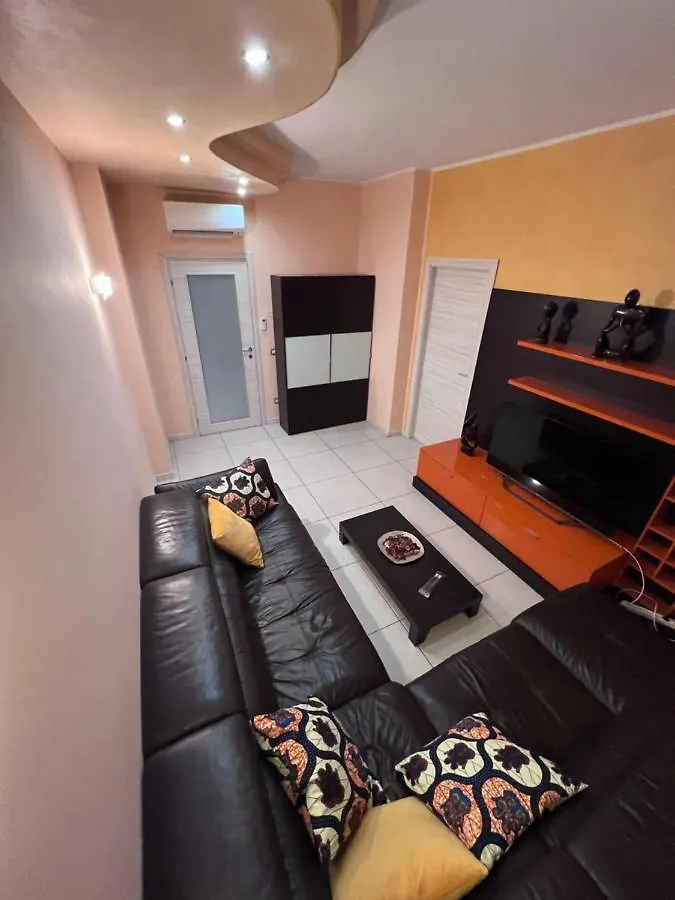 Stay In Style - Vibrant Condo In San Giovanni Lupatoto 0*,