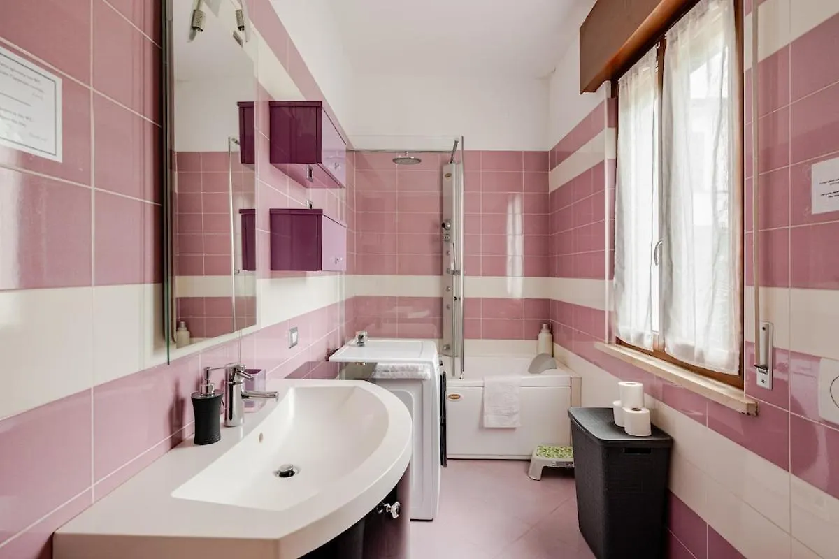 Stay In Style - Vibrant Condo In San Giovanni Lupatoto