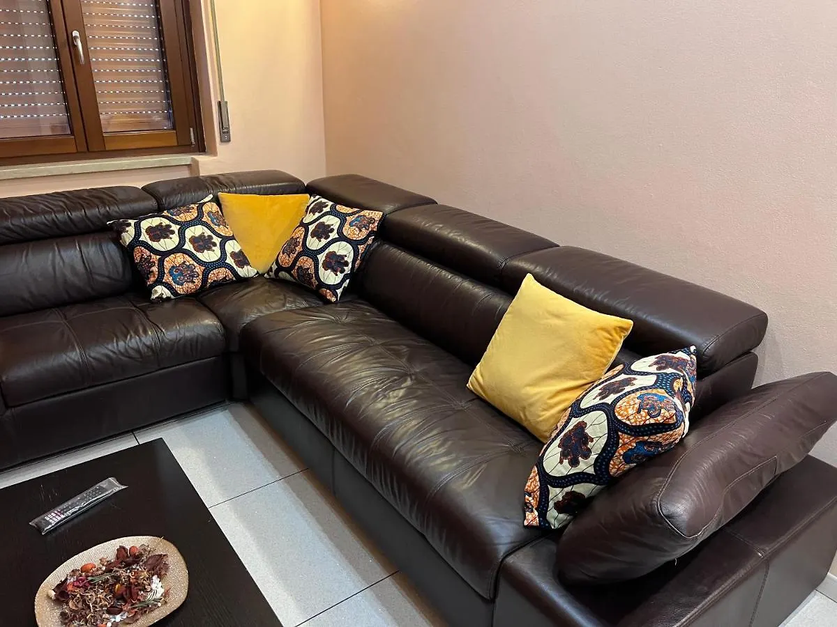 Apartment Stay In Style - Vibrant Condo In San Giovanni Lupatoto